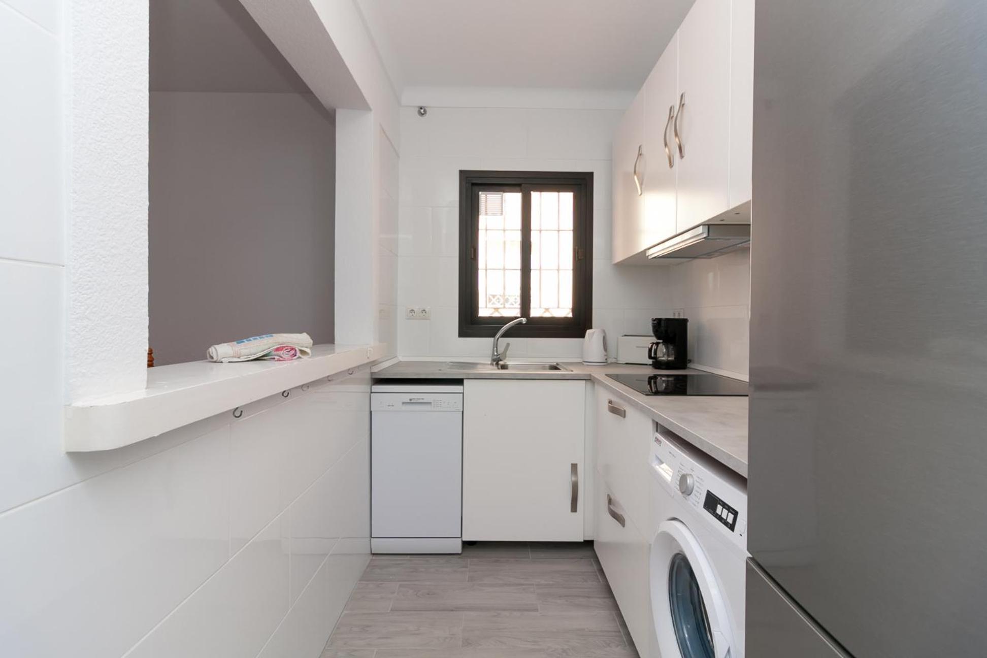 Canovas - Antali Con Piscina En Zona Nerja