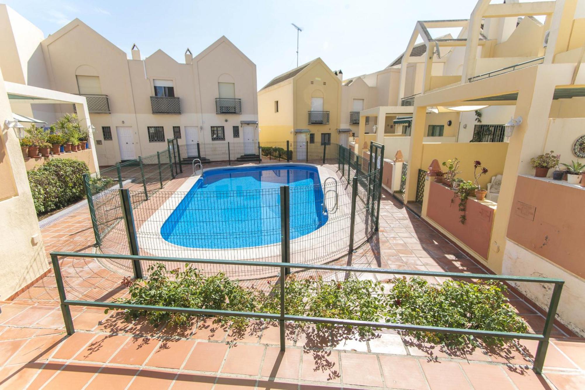 Hébergement de vacances Canovas - Antali Con Piscina En Zona *