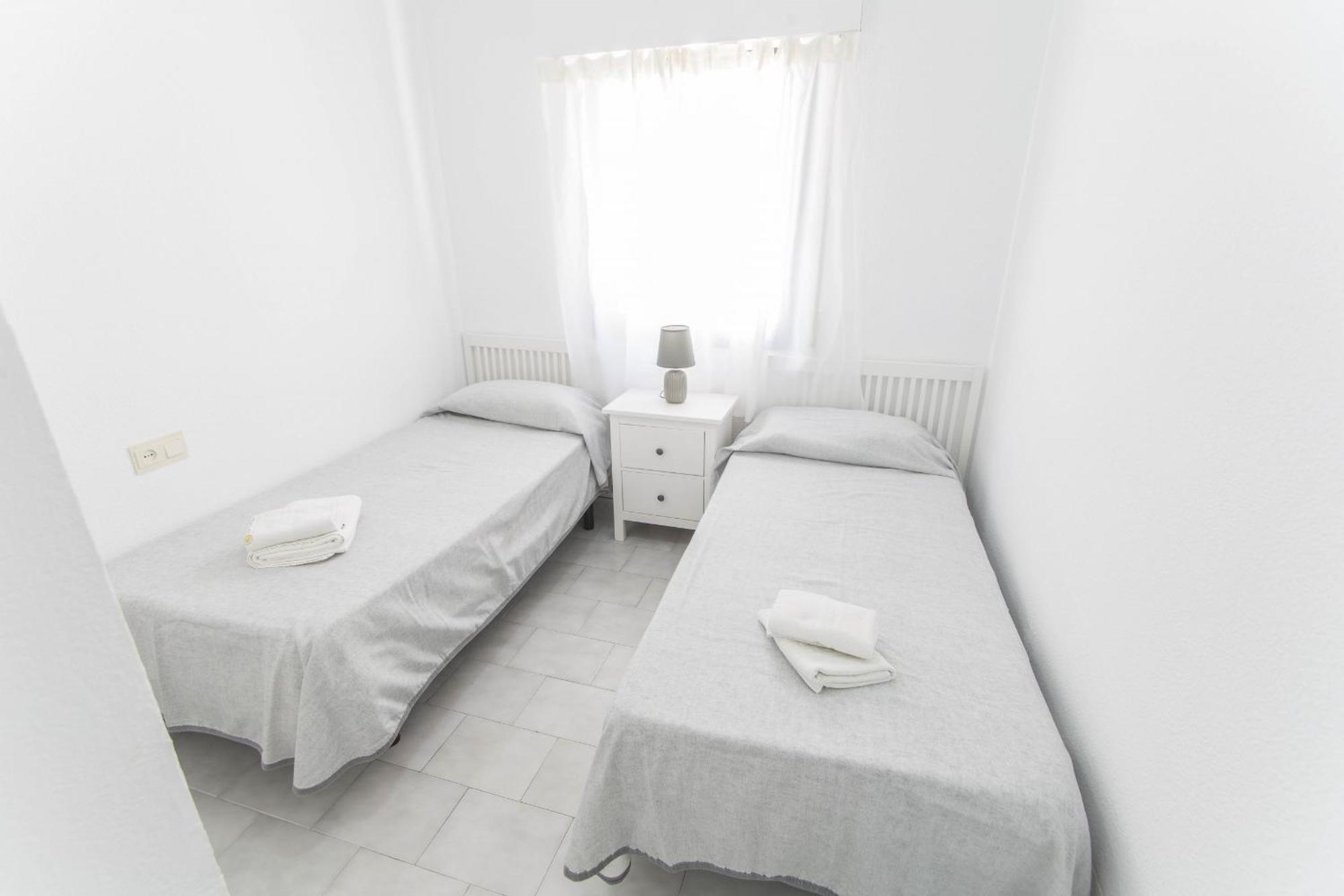 Canovas - Antali Con Piscina En Zona * Nerja