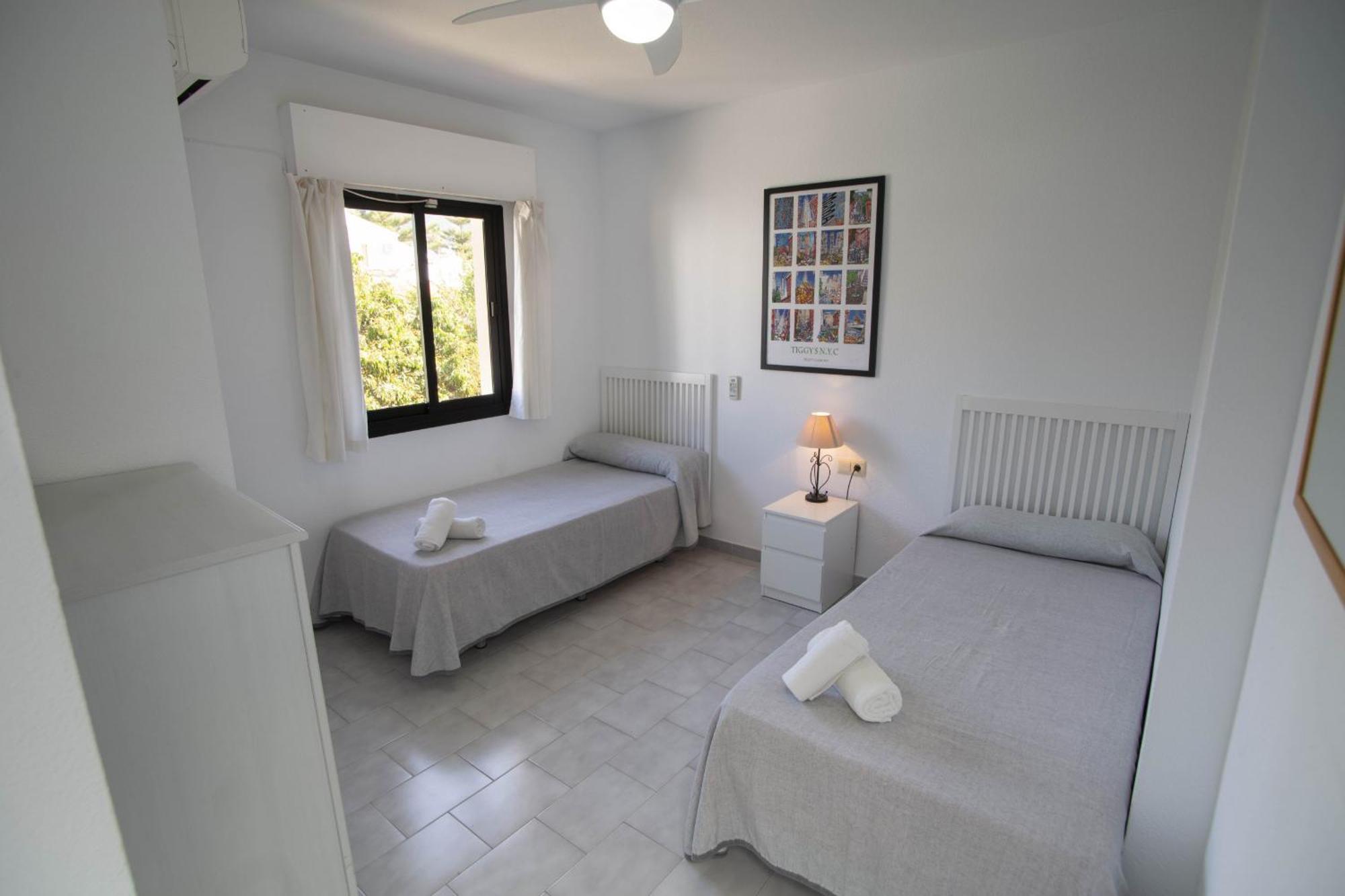 Canovas - Antali Con Piscina En Zona *
